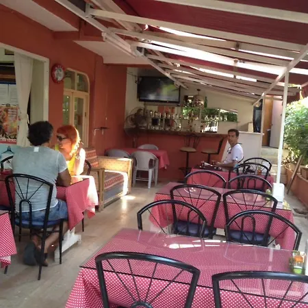 弗莱斯酒店 马尔马里斯