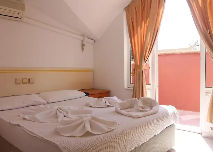 弗莱斯酒店 4* 马尔马里斯