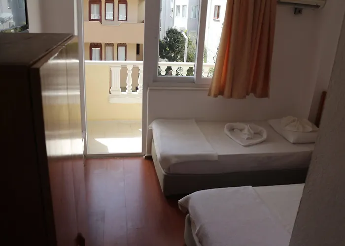 弗莱斯酒店 马尔马里斯